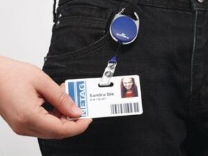 Ausweishalter m.Druckknopfschlaufe Band-L.800mm blau DURABLE